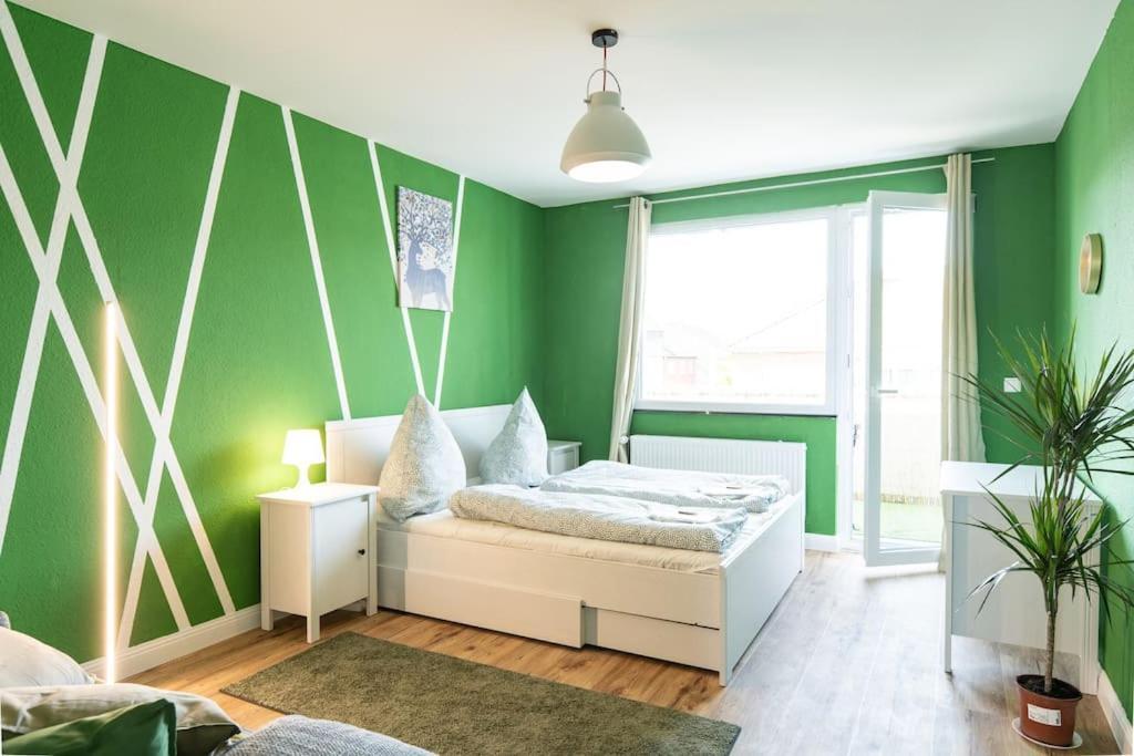 Nature Inspiration Apartment With Balcony & Grill Bbq In Duisburg Mitte Central Station 10 Mins & Big Tv With Photo Lights Exterior foto